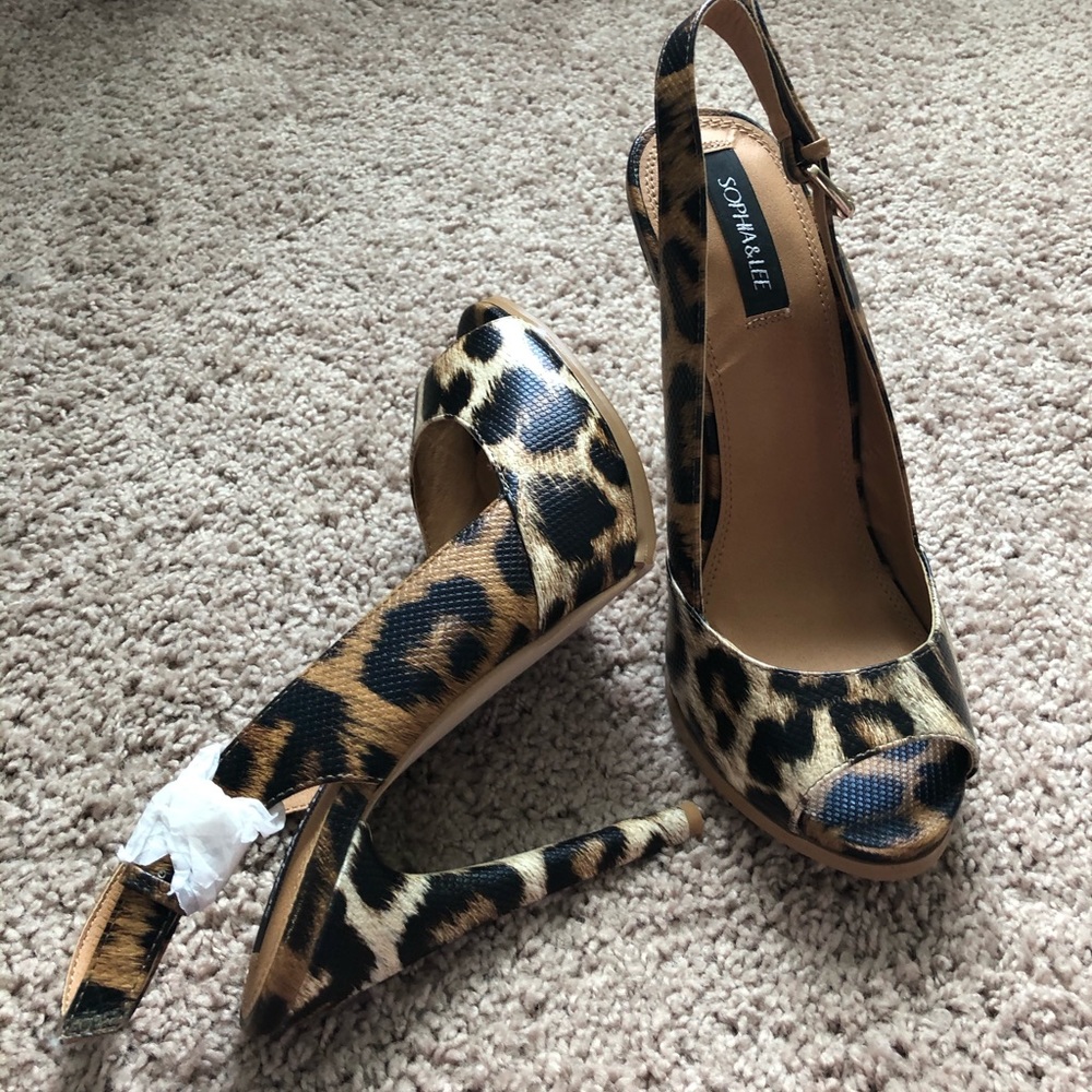NEVER WORN leopard print, sling backs, 5 inch heel